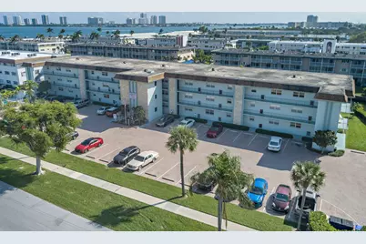 124 Shore Court #302, North Palm Beach, FL 33408 - Photo 1