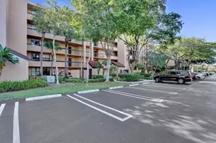 450 Egret Cir, Delray Beach, FL 33444 - Photo 1