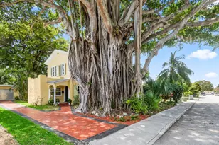 924 Almeria Rd, West Palm Beach, FL 33405 - Photo 1