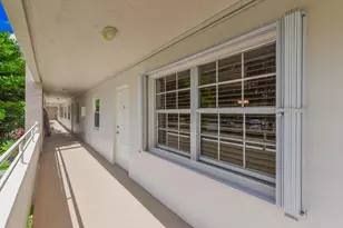 3960 Oaks Clubhouse Dr, Pompano Beach, FL 33069 - Photo 1