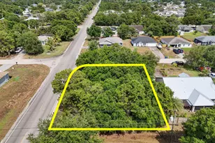 10375 79th St, Vero Beach, FL 32967 - Photo 1