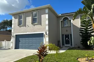 991 SE Bywood Ave, Port Saint Lucie, FL 34983 - Photo 1