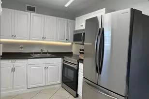 105 Sheffield E, West Palm Beach, FL 33417 - Photo 1