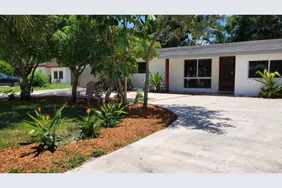 170 NW 7th Street, Boca Raton, FL 33432 - Photo 1