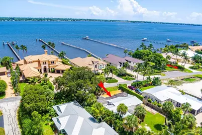 804 SE Riverside Drive, Stuart, FL 34994 - Photo 1