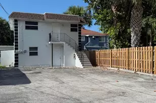 302 N Tamarind Ave, West Palm Beach, FL 33401 - Photo 1