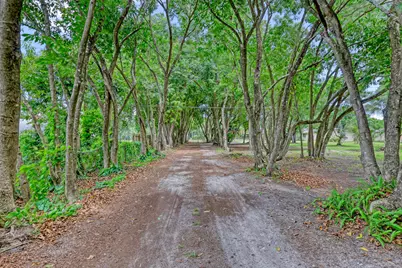 1395 SE Darling Street, Stuart, FL 34997 - Photo 1