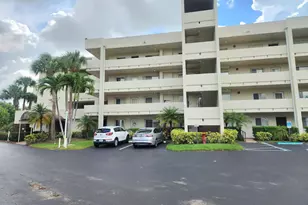 3178 Via Poinciana 402, Lake Worth, FL 33467 - Photo 1