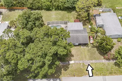 2185 32nd Avenue, Vero Beach, FL 32960 - Photo 1