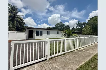 531 N 68th Terrace, Hollywood, FL 33024 - Photo 1