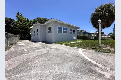840 W 1st Street, Riviera Beach, FL 33404 - Photo 1