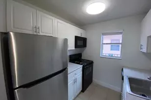 550 SW 2nd Ave, Boca Raton, FL 33432 - Photo 1