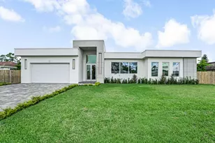 68 W Plumosa Ln, Lake Worth, FL 33467 - Photo 1