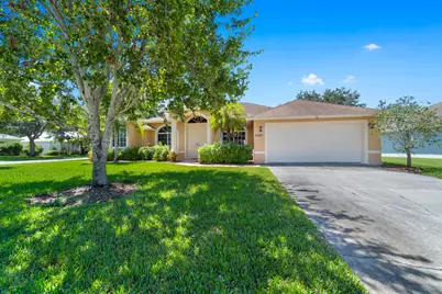 2185 3rd Lane SW, Vero Beach, FL 32962 - Photo 1