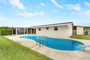 1362 Berkshire Dr, West Palm Beach, FL 33406 - Photo 1