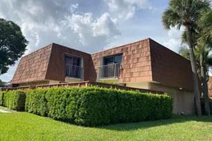 615 Buttonwood Ln, Boynton Beach, FL 33436 - Photo 1