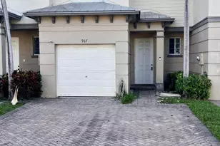 967 Tortuga Ln, Riviera Beach, FL 33404 - Photo 1