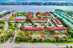 109 Half Moon Cir, Hypoluxo, FL 33462 - Photo 1