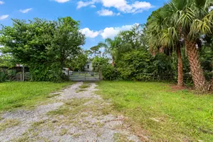 5710 E Tangerine Ln, Okeechobee, FL 34972 - Photo 1