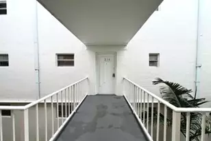 4215 N University Dr, Sunrise, FL 33351 - Photo 1