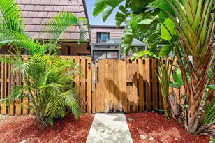 7526 Courtyard Run E, Boca Raton, FL 33433 - Photo 1