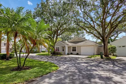 15 Admirals Court, Palm Beach Gardens, FL 33418 - Photo 1