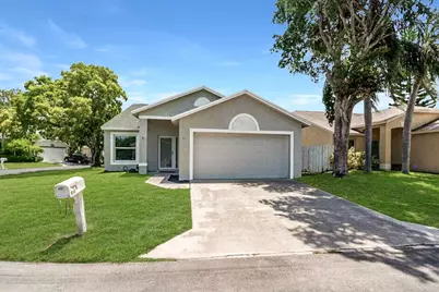48 Bentwater Circle, Boynton Beach, FL 33426 - Photo 1