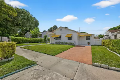 912 38th Street, West Palm Beach, FL 33407 - Photo 1