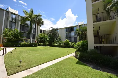 501 SW 11th Place #204, Boca Raton, FL 33432 - Photo 1