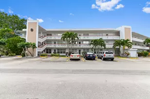113 Wellington D, West Palm Beach, FL 33417 - Photo 1