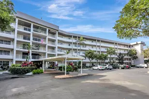 565 Oaks Ln, Pompano Beach, FL 33069 - Photo 1