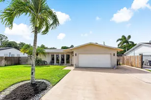 7536 Cocoanut Dr, Lake Worth, FL 33467 - Photo 1