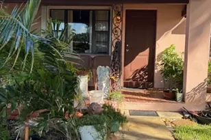 617 NE 8th Ave, Boynton Beach, FL 33435 - Photo 1