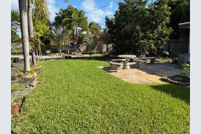 617 NE 8th Avenue NE, Boynton Beach, FL 33435 - Photo 1