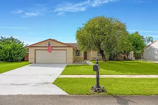 1403 Donwoods Ln, West Palm Beach, FL 33411 - Photo 1