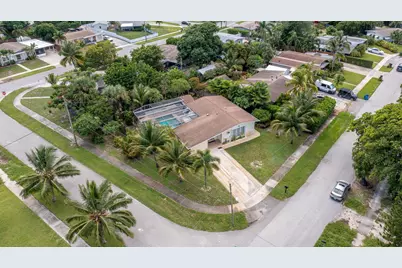 1002 W Broome Street, Lantana, FL 33462 - Photo 1