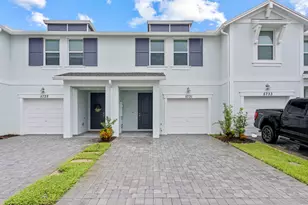 5731 SE Edgewater Cir, Stuart, FL 34997 - Photo 1