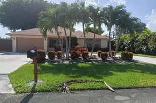 616 White Water Dr, West Palm Beach, FL 33413 - Photo 1