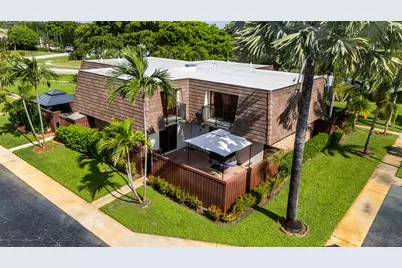 2546 SW 15th Street #2546, Deerfield Beach, FL 33442 - Photo 1