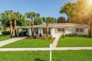 702 S 12th St, Lantana, FL 33462 - Photo 1