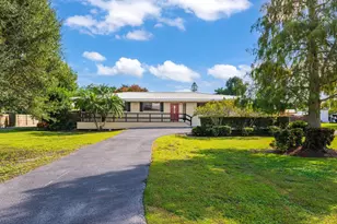 1732 SE Ave J, Belle Glade, FL 33430 - Photo 1