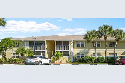 1548 SE Royal Green Circle #M108, Port Saint Lucie, FL 34952 - Photo 1