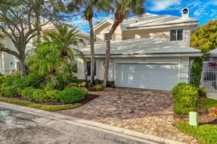 221 Canterbury Dr W, Palm Beach Gardens, FL 33418 - Photo 1