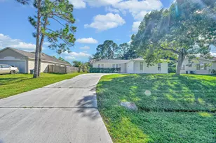 462 NW Sherbrooke Ave, Port Saint Lucie, FL 34983 - Photo 1