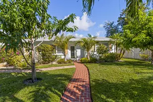 215 NE 17th St, Delray Beach, FL 33444 - Photo 1