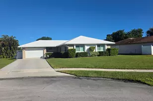 27 Vista Del Rio, Boynton Beach, FL 33426 - Photo 1