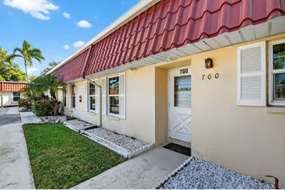 700 Marlboro Oval, Lake Worth, FL 33467 - Photo 1