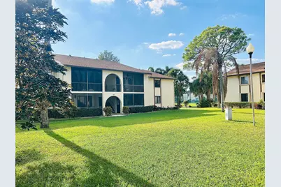301 Knotty Pine Circle #B-1, Greenacres, FL 33463 - Photo 1