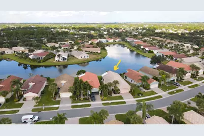 324 NW Breezy Point Loop, Port Saint Lucie, FL 34986 - Photo 1