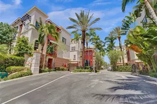 1033 NE 17th Way, Fort Lauderdale, FL 33304 - Photo 1
